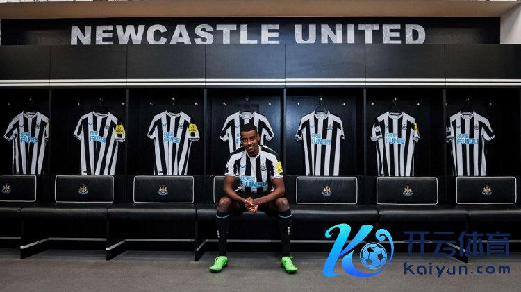 伊萨克：破三后卫要找空档 好久没在曼联主场赢球思再次踢欧冠